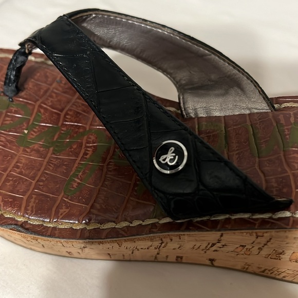 Woman’s Slip-on - Picture 5 of 7